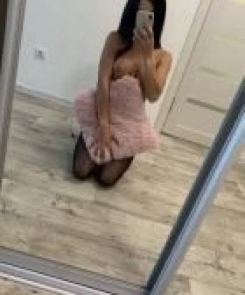 Со мной ты окунешься в мир наслаждения и страсти. В моих объятиях ты найдешь вершину блаженства, которую давно искал. Я умею быть ласковой кошечкой, ароматной цветочницей и строптивой девочкой. Мои услуги разнообразны и отвечают самым изысканным желаниям. Возможности нашей встречи ограничены только твоим воображением. Фото и отзывы обо мне подтверждают мою привлекательность и профессионализм. Жду тебя в Москве, чтобы зажечь огонь вместе 💋💥 4240, 28 лет